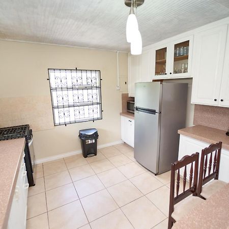 Spacious 3-Bedroom Home - Regency Park Bridgetown Exteriér fotografie