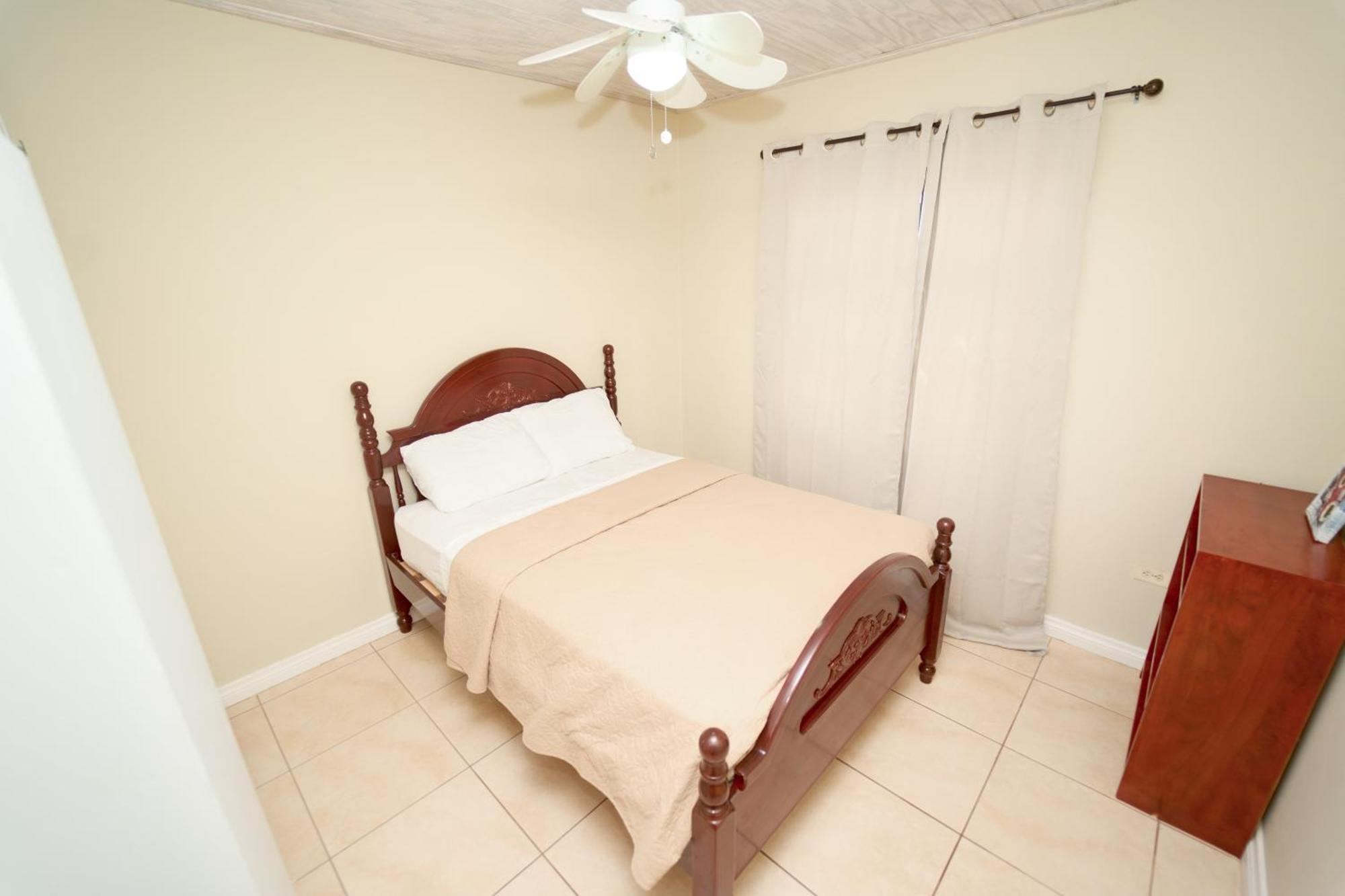 Spacious 3-Bedroom Home - Regency Park Bridgetown Exteriér fotografie