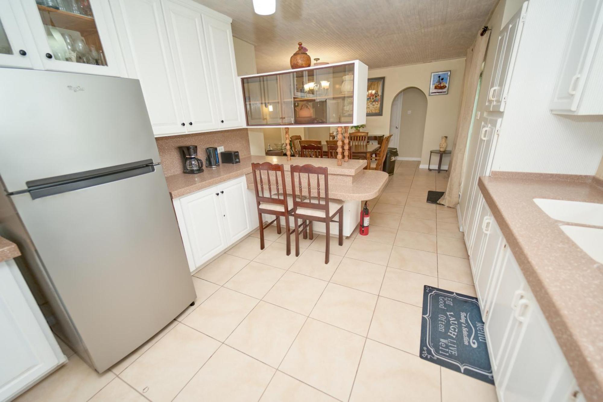 Spacious 3-Bedroom Home - Regency Park Bridgetown Exteriér fotografie