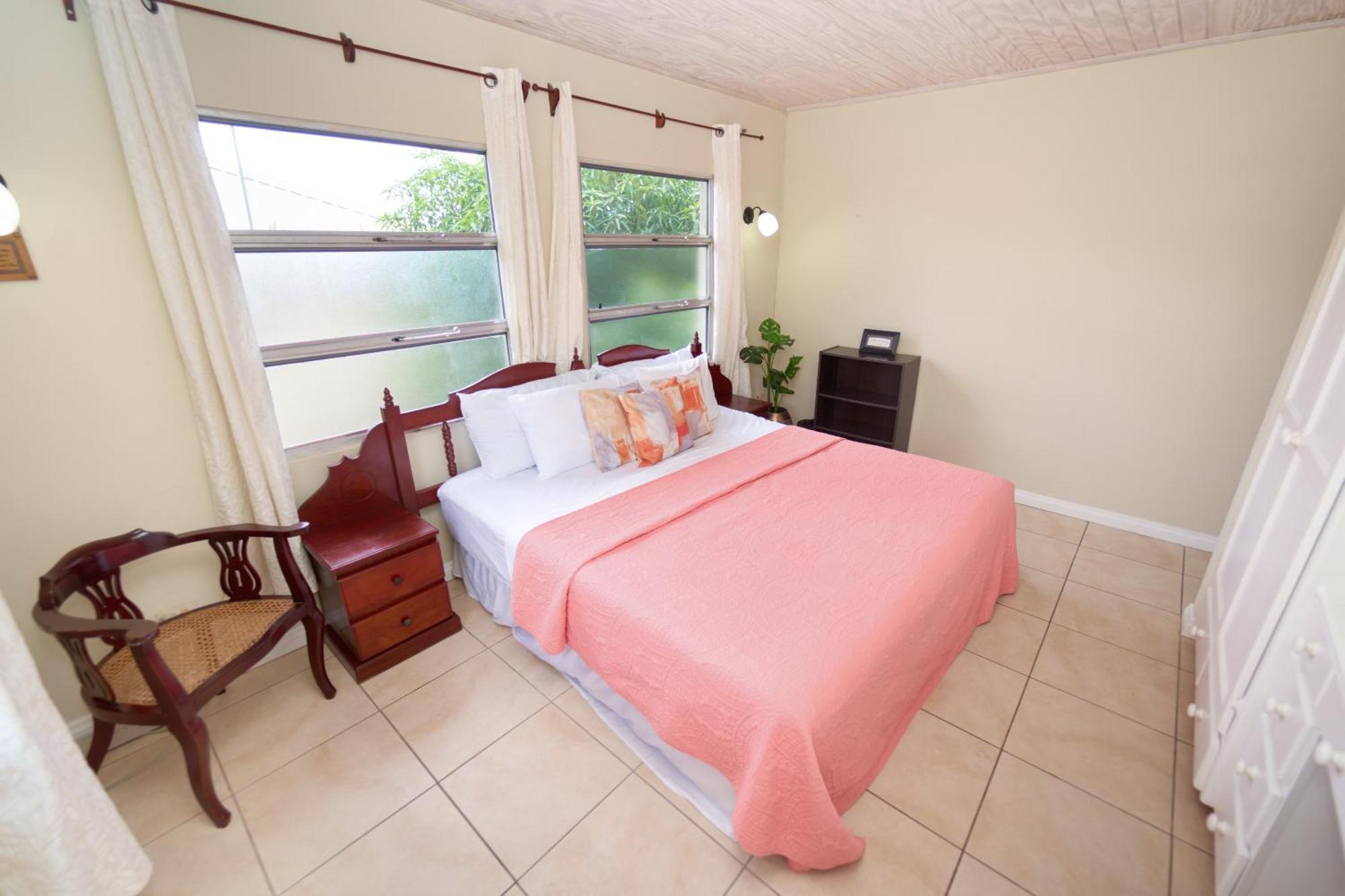 Spacious 3-Bedroom Home - Regency Park Bridgetown Exteriér fotografie